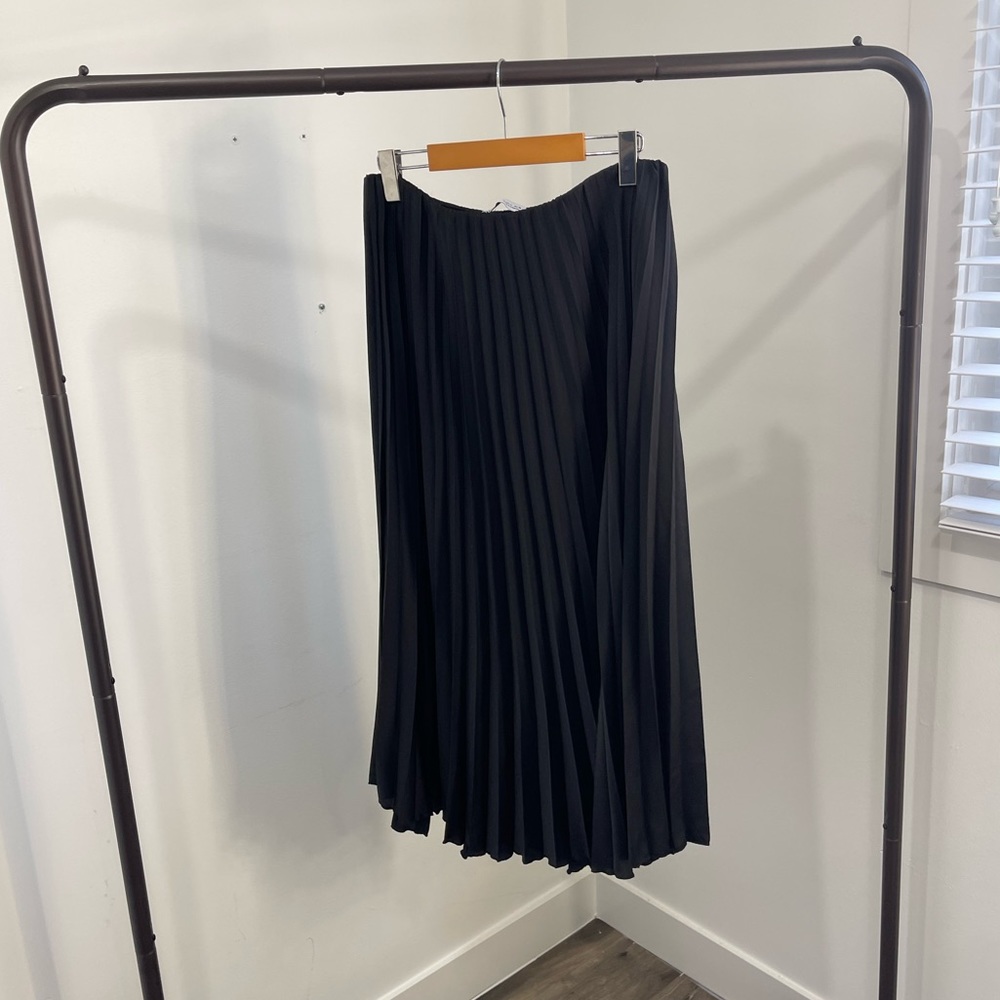 Zara Black Pleated Midi Skirt
